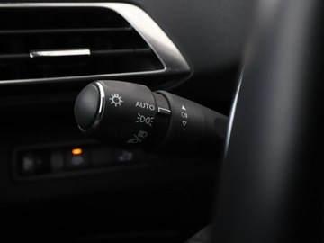 Peugeot 3008 II Crossover Facelifting  1.2 PureTech 130KM 2023 Peugeot 3008 Allure Pack Full LED PDC automat, zdjęcie 36