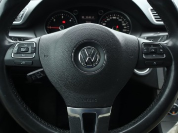 Volkswagen Passat B7 Variant 2.0 TDI CR DPF BlueMotion 140KM 2013 VW Passat 2.0 TDI, Salon Polska, DSG, Navi, Xenon, zdjęcie 18