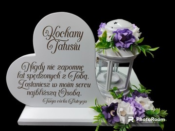 сердце на памятнике, тяжелая гравюра с белым фонарем