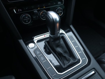 Volkswagen Passat B8 Variant 2.0 TDI BlueMotion SCR 190KM 2018 VW Passat 2.0 TDI, Salon Polska, Serwis ASO, zdjęcie 11