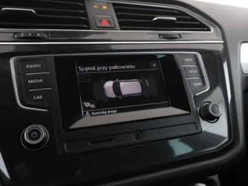 Volkswagen Tiguan I SUV Facelifting 1.4 TSI BlueMotion Technology 125KM 2016 Volkswagen Tiguan PDC hak klima, zdjęcie 23