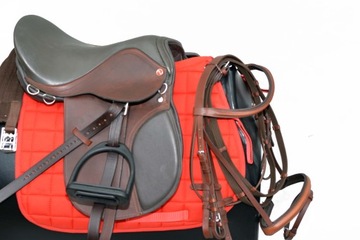 УНИВЕРСАЛЬНОЕ КОЖАНОЕ СЕДЛО 14C В КОМПЛЕКТЕ — PONY