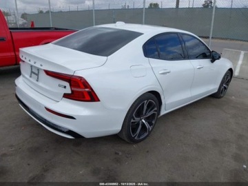 Volvo S60 III 2024 Volvo S60 B5 Core Dark Theme 2024 2.0L 2.0 Benzyna 247KM, zdjęcie 5