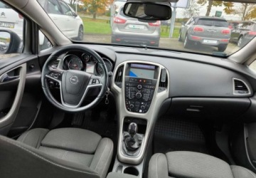 Opel Astra J Hatchback 5d 1.7 CDTI ECOTEC 110KM 2010 Opel Astra Opel Astra 1.7 CDTI Cosmo 1.7 Diesel 110KM, zdjęcie 11