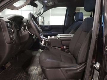 Chevrolet Silverado II 2021 Chevrolet Silverado K2500 Custom 2021 6.6l 6.6 Benzyna 401KM, zdjęcie 7