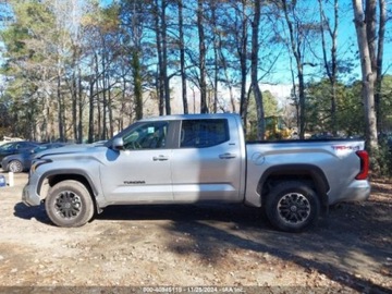 Toyota Tundra II 2024 Toyota Tundra 2024r., SR5, od ubezpieczalni 3.4 Benzyna 389KM, zdjęcie 3