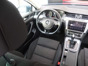 Volkswagen Passat B8 Variant 1.8 TSI BlueMotion Technology 180KM 2017 VW Passat 1.8 TSI, Salon Polska, Automat, VAT 23%, zdjęcie 6