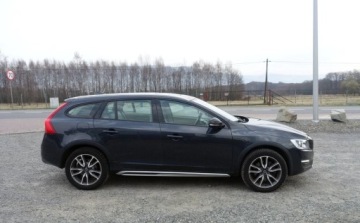 Volvo 2017 Volvo V60 Cross Country Cross Country 2.0 D4 190KM Automat Jasna skora Kam, zdjęcie 3