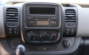 Renault Trafic III Furgon 1.6 Energy dCi 145KM 2018 Renault Trafic Polski salon 1-wlasciciel, 9-osobowy 1.6 Diesel 145KM, zdjęcie 5