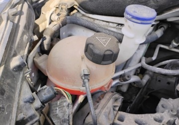 Peugeot 208 I 2016 Peugeot 208 2016r, 1.2Benzyna. Delikatnie uszkodzony prawy przod. Jezdzi., zdjęcie 19