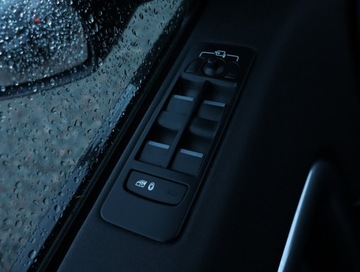 Land Rover Discovery Sport SUV 2.0 TD4 180KM 2017 Land Rover Discovery Sport TD4, Salon Polska, zdjęcie 21