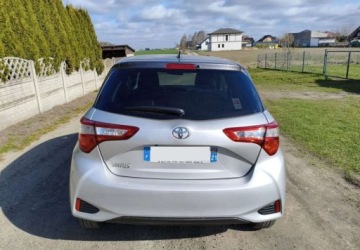 Toyota Yaris III Hatchback 5d Facelifting 2017 1.5 Dual VVT-iE 111KM 2019 Toyota Yaris Toyota Yaris 1.5 20th Anniversary CVT 1.5 Benzyna 111KM, zdjęcie 3