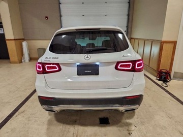 Mercedes GLC C253 2021 Mercedes-Benz GLC 300 4Matic 2021 2.0 Benzyna 255KM, zdjęcie 2