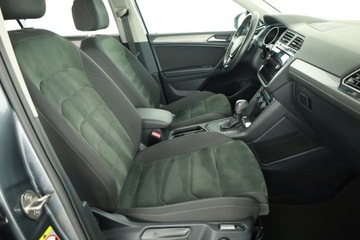 Volkswagen Tiguan Allspace SUV 1.5 TSI EVO 150KM 2021 VW Tiguan Allspace 1.5 TSI, Salon Polska, zdjęcie 6