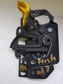 Ford Fiesta MK8 zamek maski