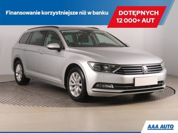 Volkswagen Passat B8 Variant 2.0 TDI BlueMotion SCR 150KM 2017 VW Passat 2.0 TDI, Navi, Klima, Klimatronic