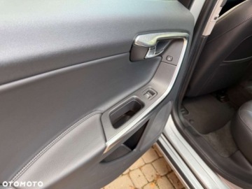 Volvo V60 I Kombi Facelifting 2.0 D4 DRIVE-E 190KM 2015 Volvo V60 Volvo V60 D4 Momentum 2.0 Diesel 190KM, zdjęcie 34