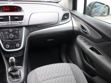 Opel Mokka I SUV 1.7 CDTI ECOTEC 130KM 2012 Opel Mokka 1.7 CDTI, 4X4, Klima, Tempomat, zdjęcie 7