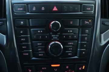 Opel Astra J Sports Tourer Facelifting 2.0 CDTI ECOTEC 165KM 2014 Opel Astra 2.0 CDTI, 162 KM, Navi, Xenon, Klima, zdjęcie 16