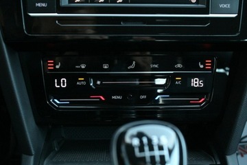 Volkswagen Passat B8 Variant Facelifting 1.5 TSI EVO 150KM 2022 Volkswagen Passat ELEGANCE 1.5 TSI 150KM Salon Polska GWARANCJA i RAPORT, zdjęcie 31