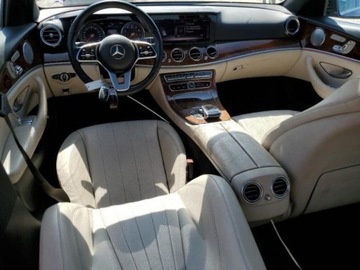 Mercedes Klasa E W213 2019 Mercedes-Benz Klasa E 2019 Mercedes-Benz E-Class E 300 RWD Sedan 2.0 241KM, zdjęcie 7