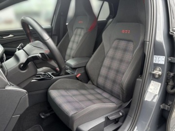 Volkswagen Golf VIII GTI 2.0 TSI 245KM 2024 Volkswagen Golf TSI 245KM GTI Pakiet Black LED Matrix HarmanKardon Key, zdjęcie 11