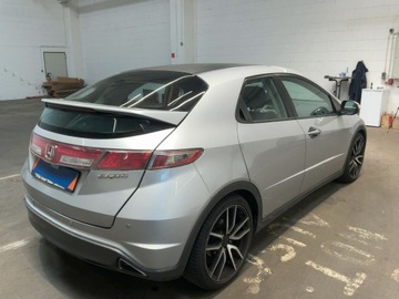 Honda Civic VIII Hatchback 3d 1.8 i-VTEC 140KM 2011 Honda Civic 1.8 VTEC Sport, zdjęcie 4