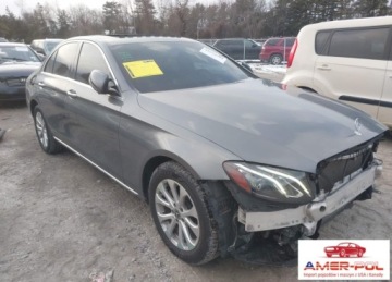 Mercedes Klasa E W213 2018 Mercedes-Benz Klasa E E 300, 4Matic, od ubezpieczalni 2.0 Benzyna 241KM
