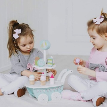 ДЕРЕВЯННЫЙ МАГАЗИН МОРОЖЕНОГО НА КОЛЕСАХ ДЖАБАДАБАДО