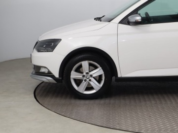 Skoda Fabia III Kombi 1.0 TSI 110KM 2018 Skoda Fabia 1.0 TSI, Salon Polska, Klima, zdjęcie 14