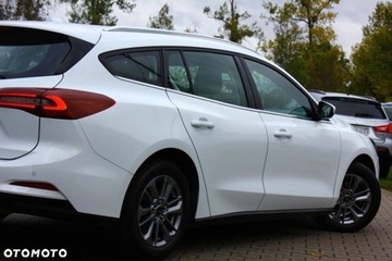 Ford Focus IV Kombi Facelifting 1.0 EcoBoost 125KM 2023 Ford Focus Ford Focus 1.0 EcoBoost Titanium Benzyna 125KM, zdjęcie 13