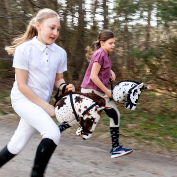 Skippi Hobby Horse, с черными пятнами, большая лошадь на палке, поводок в комплекте.