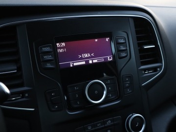 Renault Megane IV Hatchback 5d 1.3 TCe 115 FAP 115KM 2019 Renault Megane 1.3 TCe, Salon Polska, Klima, zdjęcie 11