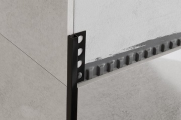 CZARNA LISTWA NAROŻNA Q 10,5 mm X 270 cm