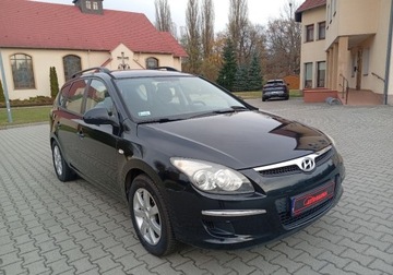 Hyundai i30 I CW Facelifting 1.4 DOHC 109KM 2010 Hyundai i30 Zarejestrowany w Polsce - benzyna - 1,4 - 109 KM 1.4 Benzyna