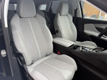 Peugeot 3008 II Crossover 1.5 BlueHDI 130KM 2019 Peugeot 3008 1.5 BlueHDi 130KM EAT8 Allure Business-Paket 2019r, zdjęcie 18