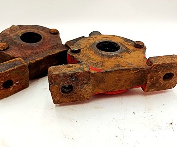 Stare łożyska w obudowie żeliwnej 35 mm kulowe