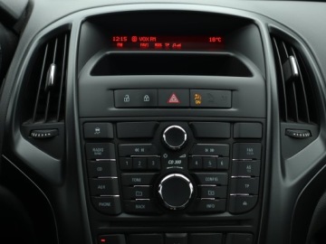 Opel Astra J Hatchback 5d 1.4 Twinport ECOTEC 100KM 2010 Opel Astra 1.4 16V, GAZ, Klima, Parktronic, zdjęcie 11