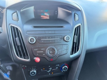 Ford Focus III Sedan Facelifting 1.0 EcoBoost 125KM 2015 Ford Focus Raty Klima usb benzynka 125KM Niski przebieg 127tys km Gwarancja, zdjęcie 29