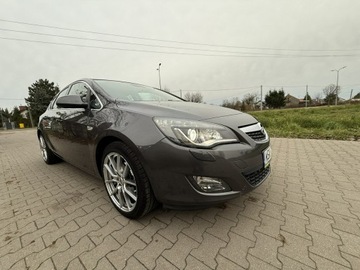 Opel Astra J Hatchback 5d 1.4 Turbo ECOTEC 140KM 2010 Opel Astra J 1.4T 2010r Cosmo Xenon Skóra, zdjęcie 2