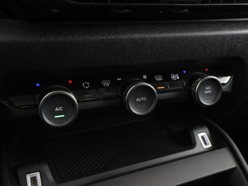 Citroen C4 III SUV 1.5 BlueHDi 110KM 2022 Citroen C4 Shine półskóra navi kamera panorama, zdjęcie 28