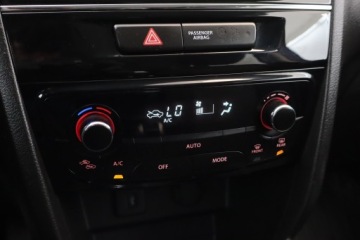 Suzuki Vitara III SUV Facelifting 1.0 BoosterJet 111KM 2018 Suzuki Vitara 1.0 BoosterJet, Salon Polska, zdjęcie 15