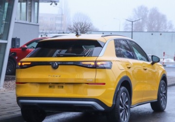 Volkswagen T-Roc I SUV Facelifting 1.5 TSI ACT 150KM 2025 Volkswagen T-Roc LIFE, Pakiet Zimowy, zolty, dostepny od reki 1.5, zdjęcie 4