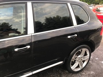 DVEŘE LEVÉ ZADNÍ PORSCHE CAYENNE 7L LC9Z PĚKNÝ