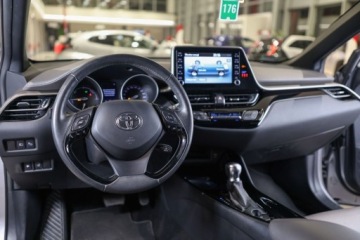 Toyota C-HR I Crossover Facelifting 1.8 Hybrid 122KM 2020 Toyota C-HR 1.8 Hybrid Executive 1.8 Hybryda 122KM, zdjęcie 27