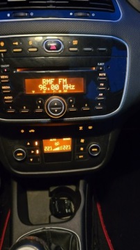 Fiat Punto Punto 2012 Hatchback 3d 1.4 MultiAir 16v 105KM 2012 Fiat Punto Evo, zdjęcie 19