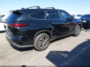 Toyota Highlander III 2023 Toyota Highlander XLE 2023 2.4 Benzyna 265KM, zdjęcie 5