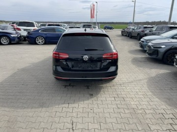 Volkswagen Passat B8 Variant 2.0 TDI 150KM 2015 Volkswagen Passat Variant Highline Automat Skóra, zdjęcie 2