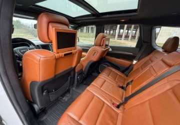 Jeep Grand Cherokee IV Terenowy Facelifting 6.4 V8 468KM 2015 Jeep Grand Cherokee 2015 Jeep Grand Cherokee SRT 6.4 V8 HEMI 6.4 Benzyna, zdjęcie 11