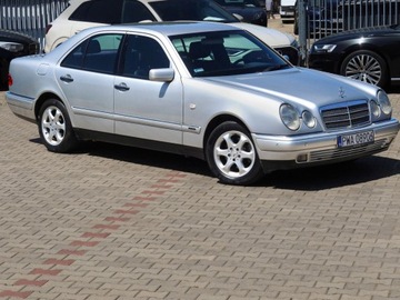 Mercedes Klasa E W210 1998 Mercedes E240 V6 aut Elegance 160000km Skóra Hak Grzane fotele 2xParktronik, zdjęcie 38